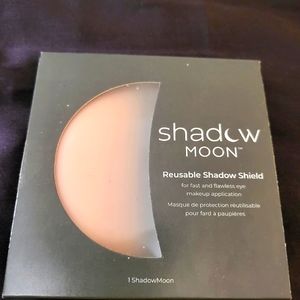 Shadow Moon eyeshadow makeup applicator